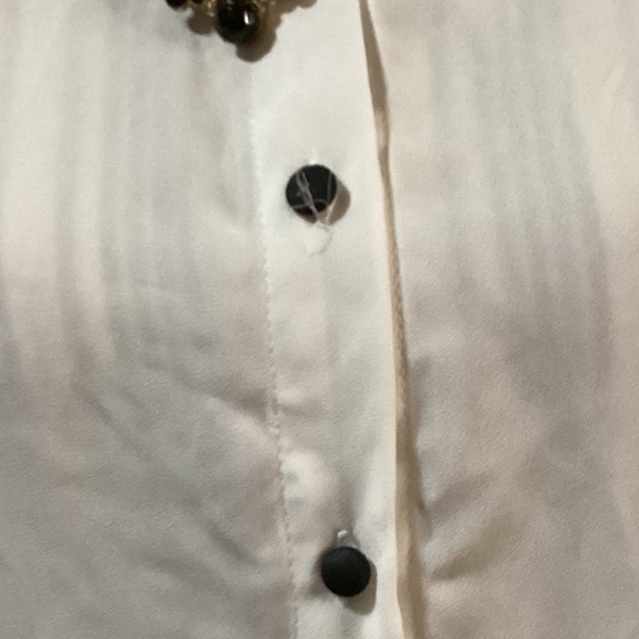 FOREVER 21 WHITE BLOUSE WITH A LEATHER  COLLAR. - Picture 6 of 14